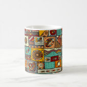 Nähte Stoffe in einem Patchwork-Stil. ethnisch Kaffeetasse (Mittel)