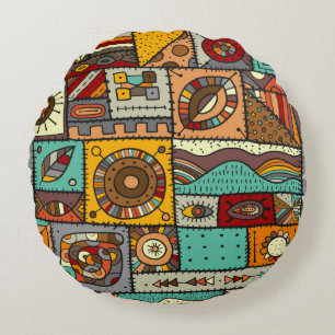 Nähte Stoffe in einem Patchwork-Stil. ethnisch Rundes Kissen