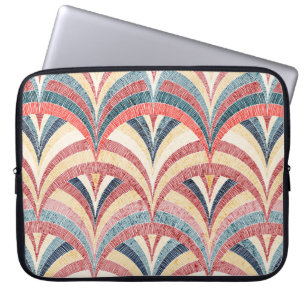 Nahtlos besticktes Muster. Wavy böhmischer Druck. Laptopschutzhülle