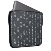 Nahtlos handgezeichnetes geometrisches Stammmuster Laptopschutzhülle (Vorne Rechts)