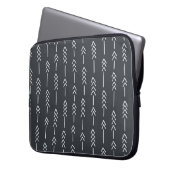 Nahtlos handgezeichnetes geometrisches Stammmuster Laptopschutzhülle (Vorderseite Links)