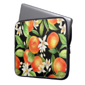 Nahtlos mit Orangenfrüchten, Blume und l Laptopschutzhülle (Vorderseite Links)