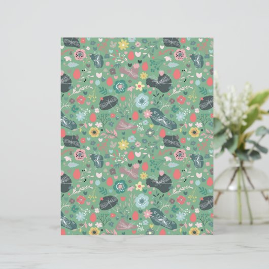 Nahtlose Blume und Libellen-Muster auf Grün (Stehend Vorderseite)