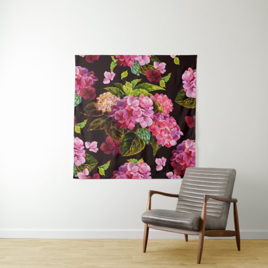 Nahtlose Blumenmuster. Hydrangea auf einem dunklen Wandteppich (Beispiel)