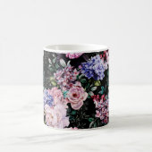 Nahtlose Blumenmuster mit Blume auf dunklem Hinter Kaffeetasse (Mittel)