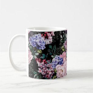 Nahtlose Blumenmuster mit Blume auf dunklem Hinter Kaffeetasse
