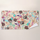 Nahtlose doodle Tortenmuster. Handgezob Badehandtuch (Badehandtuch)