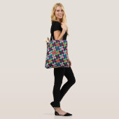 Nahtlose Geometrie, modernes Muster. Tasche (Am Model)