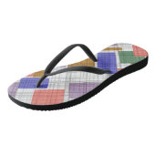 Nahtlose, karierte karierte geometrische Quadrate Badesandalen (Schrägansicht)