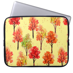 Nahtlose Muster, Herbstbäume. Aquarellfärbung Laptopschutzhülle