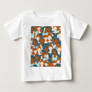 Nahtlose Muster mit schwarzen Mädchen und weißen M Baby T-shirt