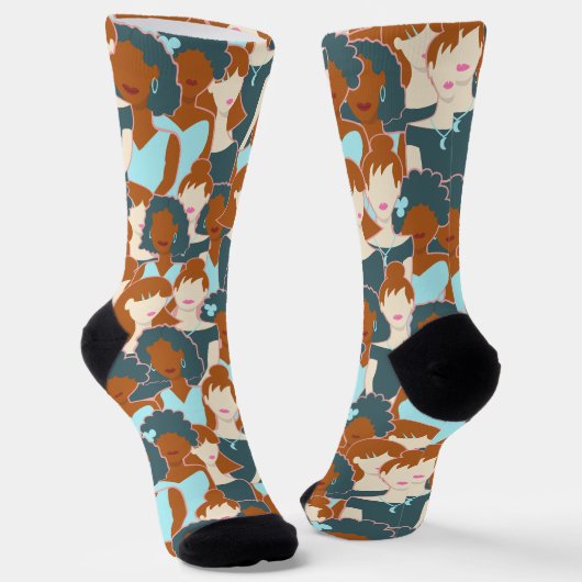 Nahtlose Muster mit schwarzen Mädchen und weißen M Socken (Gewinkelt)