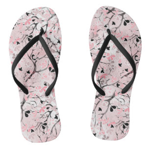 Nahtlose pastellfarbene Blume Rosa blütenrote Blät Badesandalen