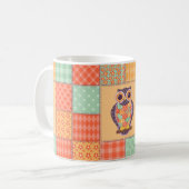 Nahtlose Patchwork-Eule-Muster. Vintager Hintergru Kaffeetasse (Vorderseite Links)