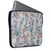 Nahtlose Patternwilde Blume, Abgeschieden auf blau Laptopschutzhülle (Vorne Rechts)