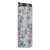 Nahtlose Patternwilde Blume, Abgeschieden auf blau Thermosbecher (Nach rechts gedreht)