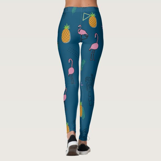 Nahtlose tropische Muster mit Flamingo-Ananas Leggings (Rückseite)
