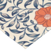 Nahtloses Blumenmuster mit leuchtend orangefarbene Tischdecke (Schrägansicht)