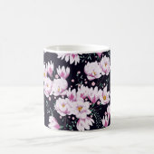 Nahtloses Federmuster mit Magnolien. Kaffeetasse (Mittel)