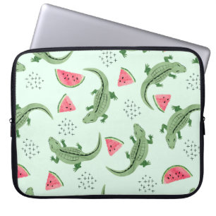 Nahtloses Krokodilmuster mit Wassermelonen-Scheibe Laptopschutzhülle