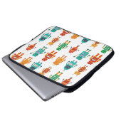 Nahtloses Muster aus bunten Retrobotern in einem f Laptopschutzhülle (Vorne Knopf)