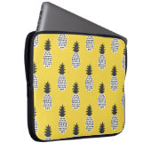 Nahtloses Muster bei Ananas Laptopschutzhülle (Vorne Rechts)