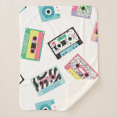 Nahtloses Muster mit Audiobändern im Retro-80er Sherpadecke (Vorderseite)