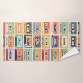 Nahtloses Muster mit Audiokassetten in einem Raste Badehandtuch (Badehandtuch)