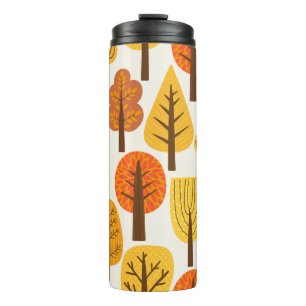 Nahtloses Muster mit Bäumen. Herbst Thermosbecher