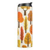 Nahtloses Muster mit Bäumen. Herbst Thermosbecher (Nach links gedreht)