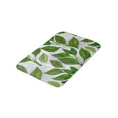 Nahtloses Muster mit Blätter aus grünem Tee Badematte (Schrägansicht)
