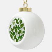 Nahtloses Muster mit Blätter aus grünem Tee Keramik Kugel-Ornament (Rechts)