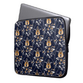 Nahtloses Muster mit Blume im Volksstil. . Vin Laptopschutzhülle (Vorderseite Links)