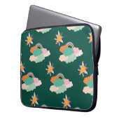 Nahtloses Muster mit bunten Wolken und Laptopschutzhülle (Vorderseite Links)
