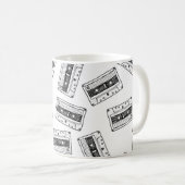 Nahtloses Muster mit Compact Cassette in Vintag Kaffeetasse (VorderseiteRechts)