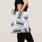 Nahtloses Muster mit Compact Cassette in Vintag Tasche (Von Nahem)