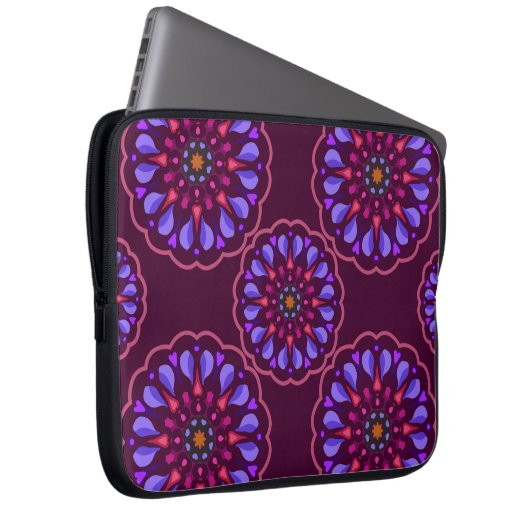Nahtloses Muster mit ethnischer Mandala-Kunstschmu Laptopschutzhülle (Vorne Rechts)