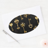 Nahtloses Muster mit Golden Keys Ovaler Aufkleber (Umschlag)