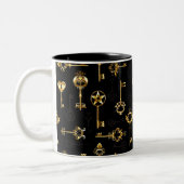 Nahtloses Muster mit Golden Keys Zweifarbige Tasse (Links)