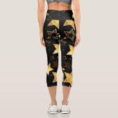 Nahtloses Muster mit goldenen Sternen Capri Leggings (Rückseite)