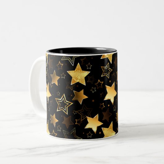 Nahtloses Muster mit goldenen Sternen Zweifarbige Tasse (Vorderseite Links)