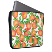 Nahtloses Muster mit Mandarinen in Aquarellfarbe Laptopschutzhülle (Vorne Rechts)