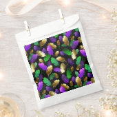 Nahtloses Muster mit Mardi Gras-Federn Geschenktütchen (Ausgeschnitten)