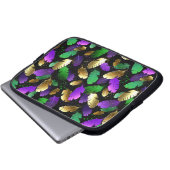 Nahtloses Muster mit Mardi Gras-Federn Laptopschutzhülle (Vorne Knopf)