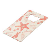 Nahtloses Muster mit Muscheln Geldbeutel Flaschenöffner (Rückseite Schrägansicht)