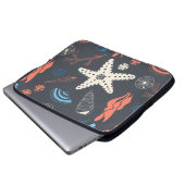 Nahtloses Muster mit Muscheln Laptopschutzhülle (Vorne Knopf)