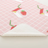 Nahtloses Muster mit niedlicher Erdbeermilch aus C Sherpadecke (3/4)