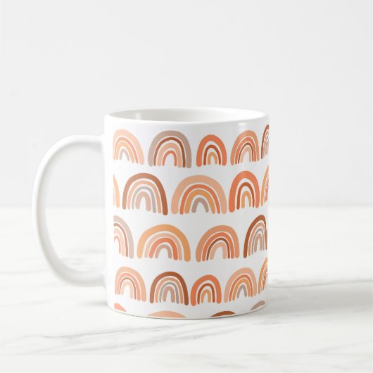 Nahtloses Muster mit Regenbogen. Handgezeichnete T Kaffeetasse (Links)
