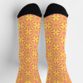 Nahtloses Muster mit rosa gelben Blumen Socken (Oben)