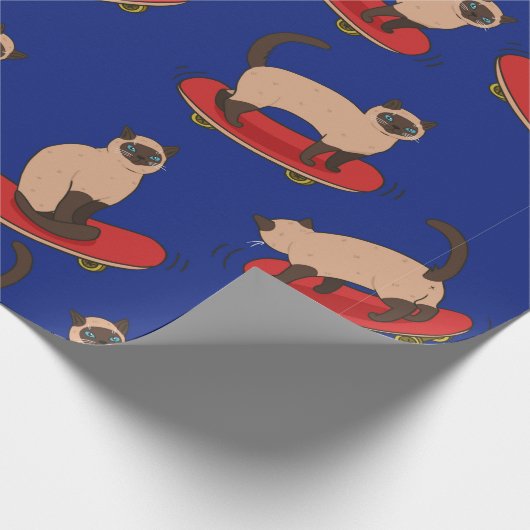 Nahtloses Muster mit siamesischen Katzen auf Skate Geschenkpapier (Ecke)